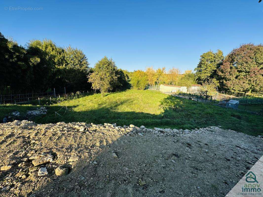Maison à ROULLET-SAINT-ESTEPHE