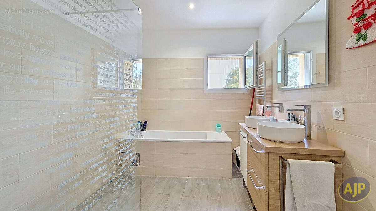 Maison  3 ch rénovée  Arveyres - photo 6