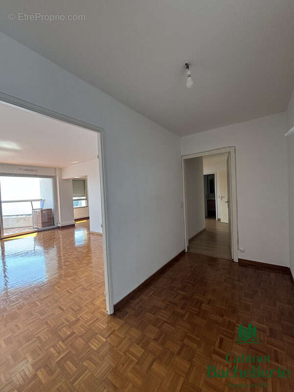 Appartement à MARSEILLE-8E