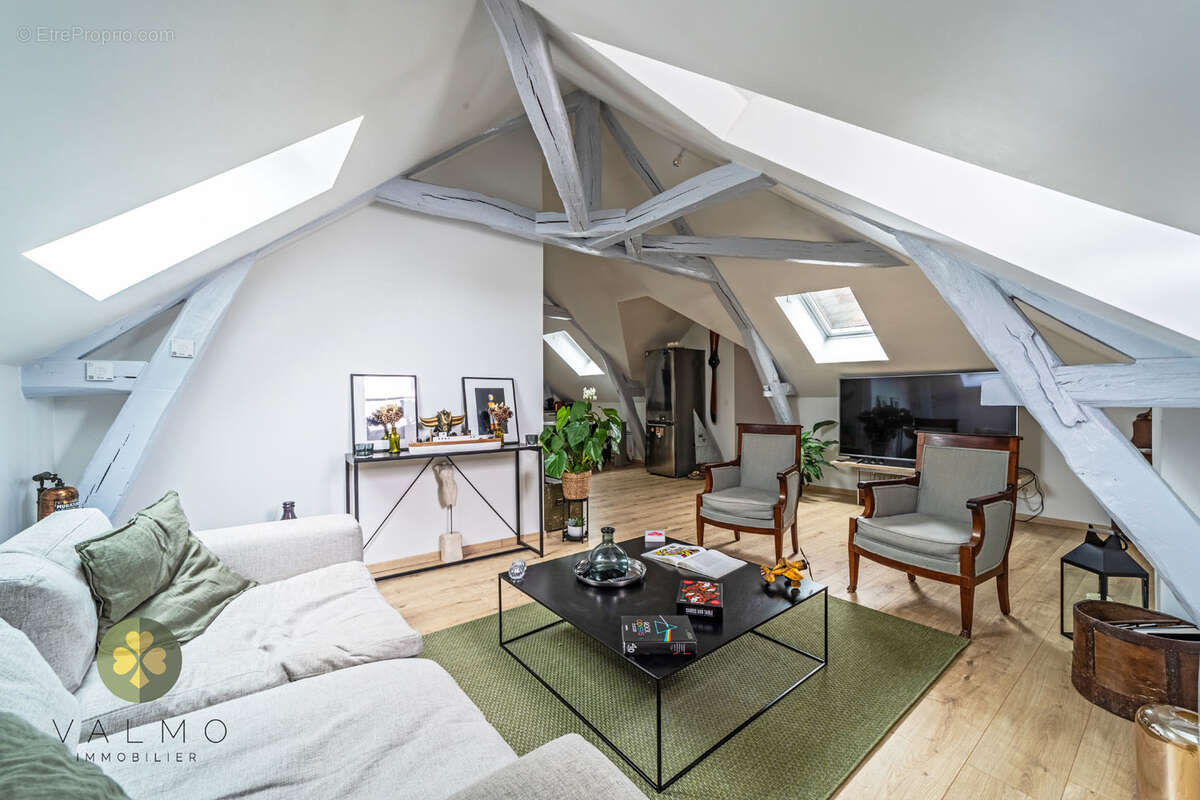Appartement à NEAUPHLE-LE-CHATEAU
