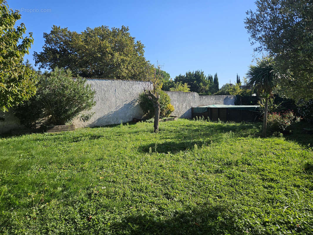 Maison à CAMARET-SUR-AIGUES
