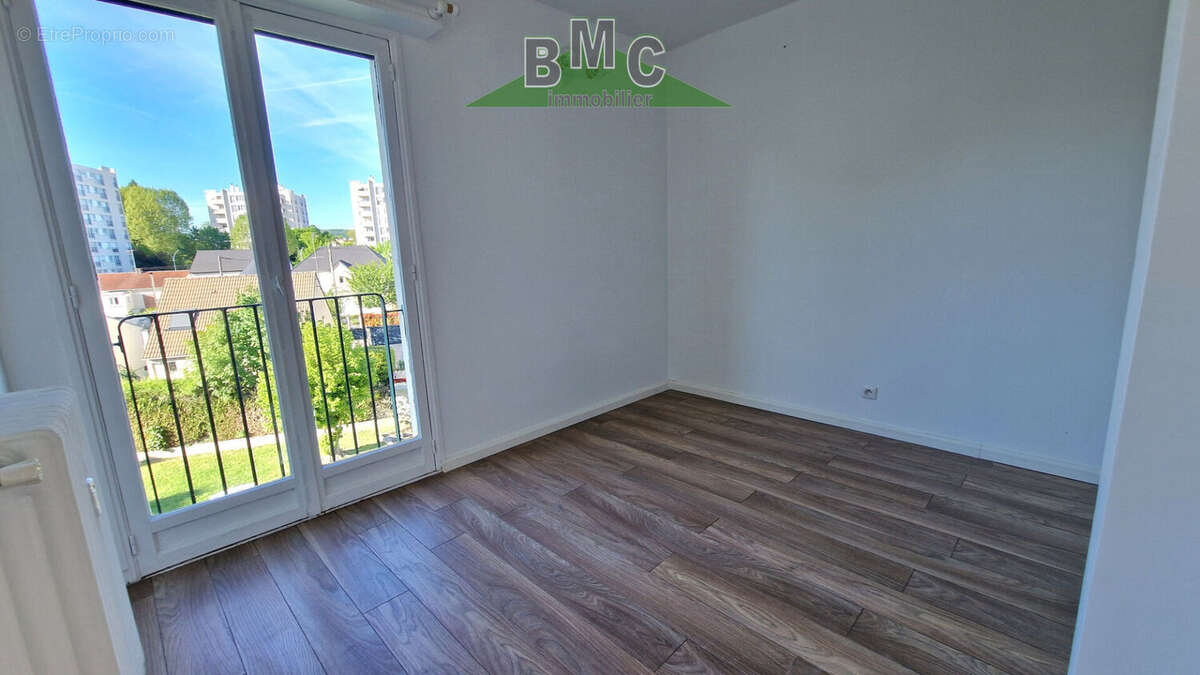 Appartement à LE PLESSIS-BOUCHARD