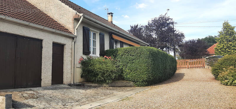 Maison à GUEUGNON