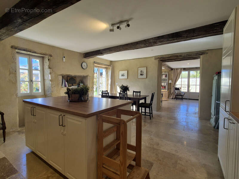Authentique maison en pierre rénovée – 157 m² – Charme, confort et campagne gersoise - photo 7