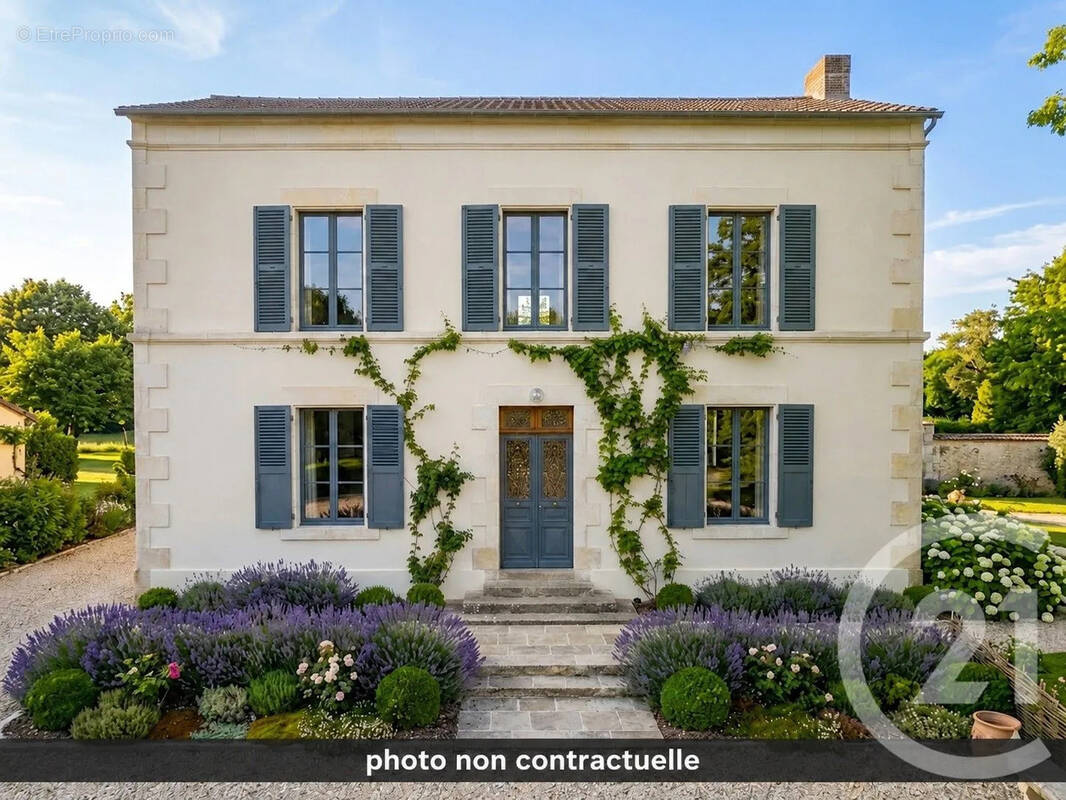 Maison à CORVOL-D'EMBERNARD