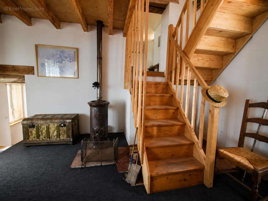 Maison de 6 pièces de 150 m² à Payrin-Augmontel - photo 6
