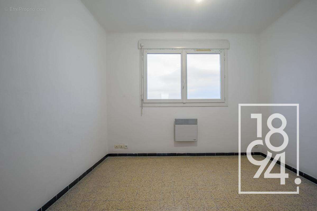 Appartement à MARSEILLE-4E