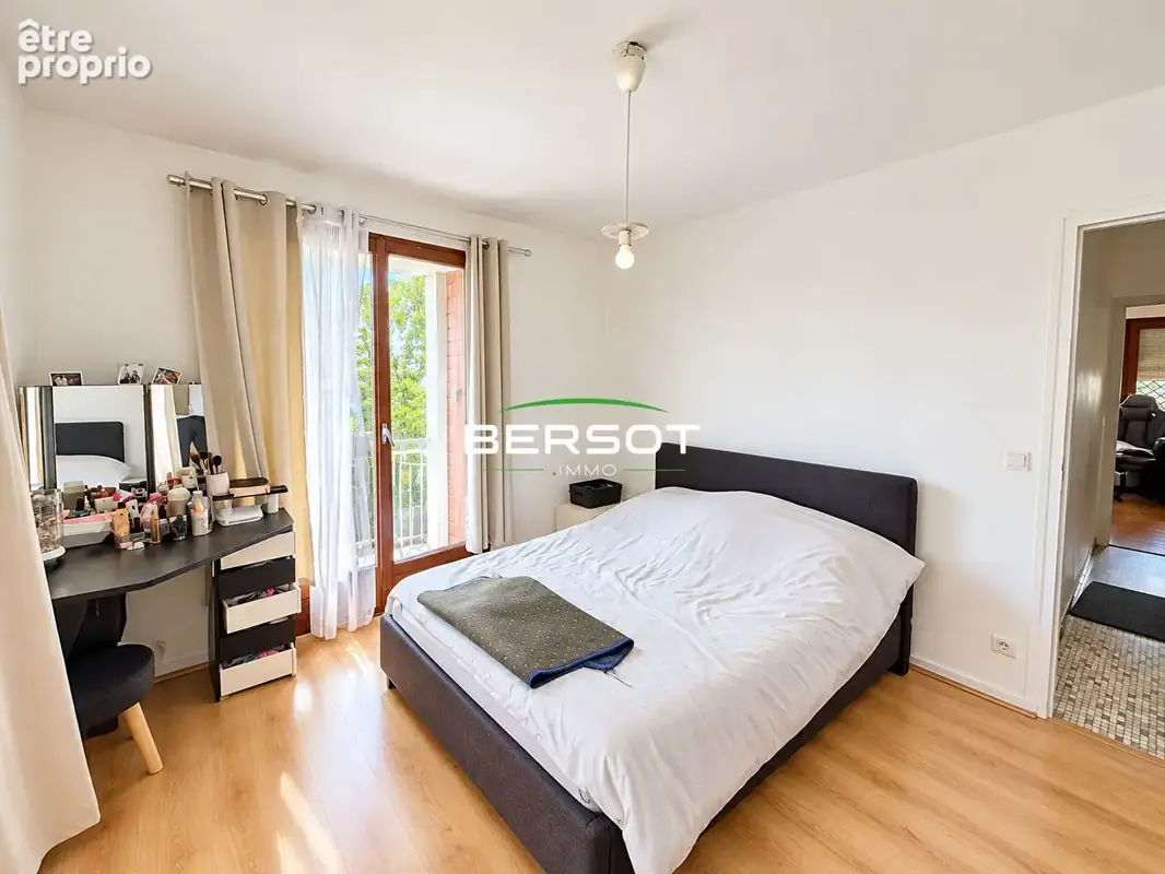 Thonon-les-bains ouest - spécial investisseur - t4 de 82 m² avec terrasse et garage - photo 4