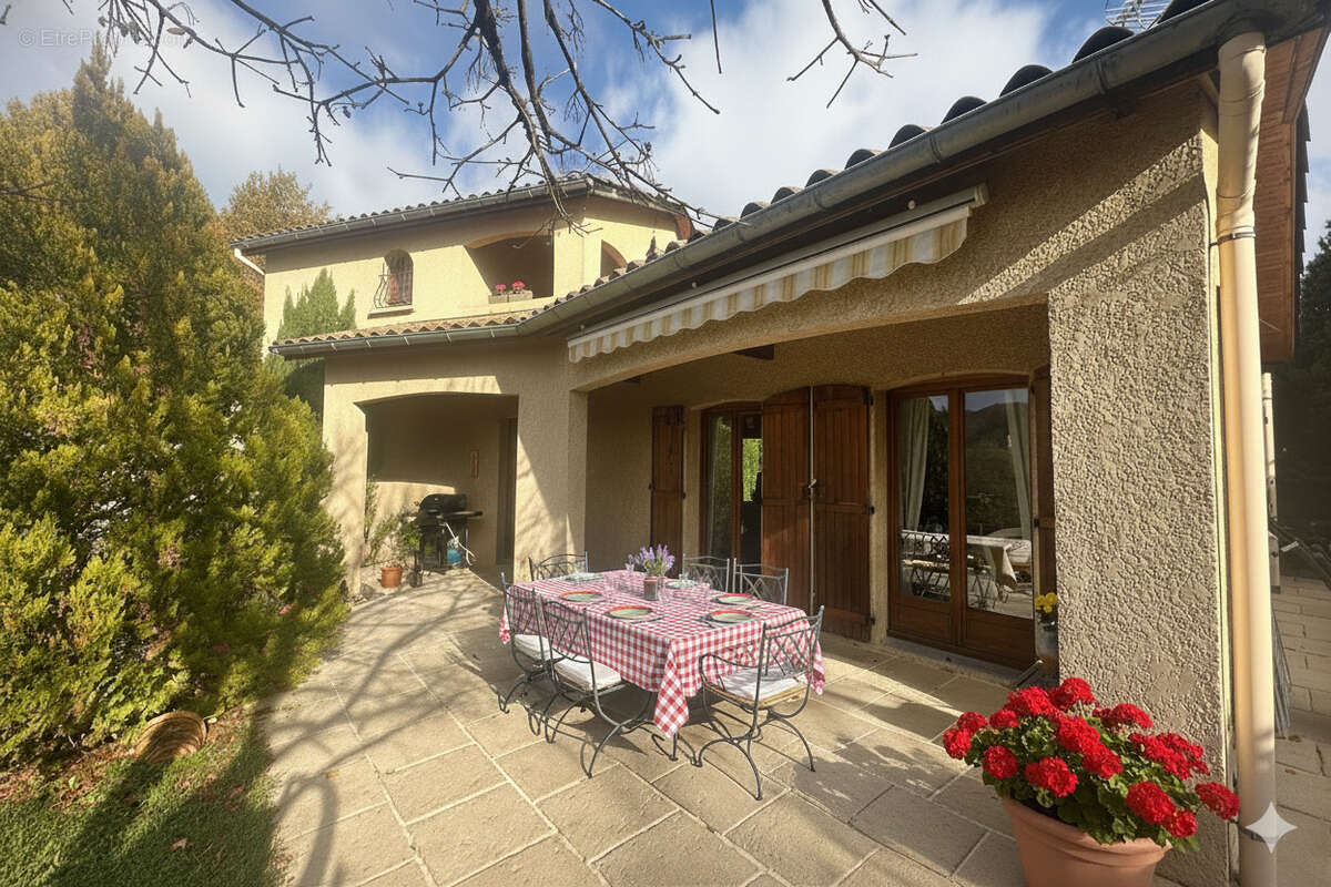 Maison à SAINT-PAUL-EN-CORNILLON