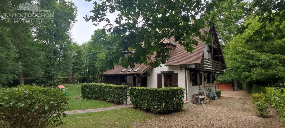 Maison à FERRIERES-EN-GATINAIS