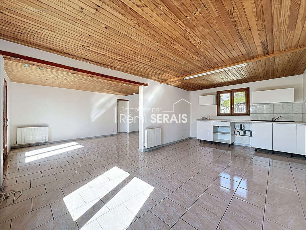 Maison à MONTILLY-SUR-NOIREAU