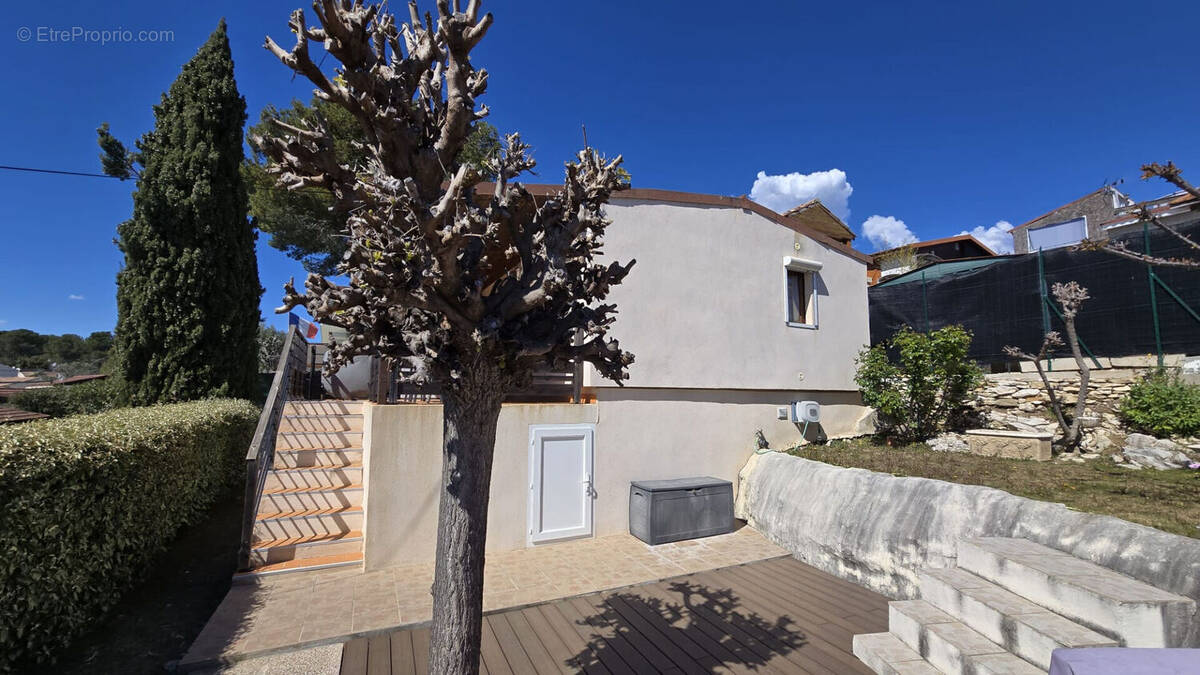 Maison à LE CASTELLET