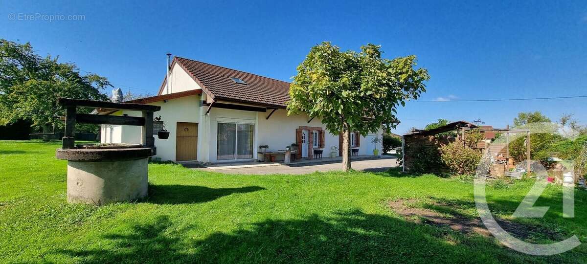 Maison à SAVIGNY-EN-REVERMONT