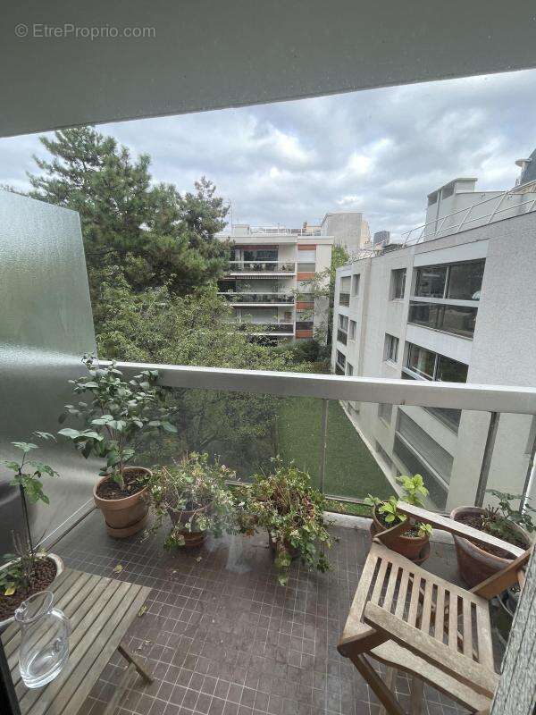 Appartement à PARIS-15E