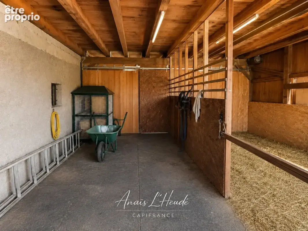 Propriété d’exception – près de 300 m² – 2,7 hectares – installations equestres - logements independants - photo 14