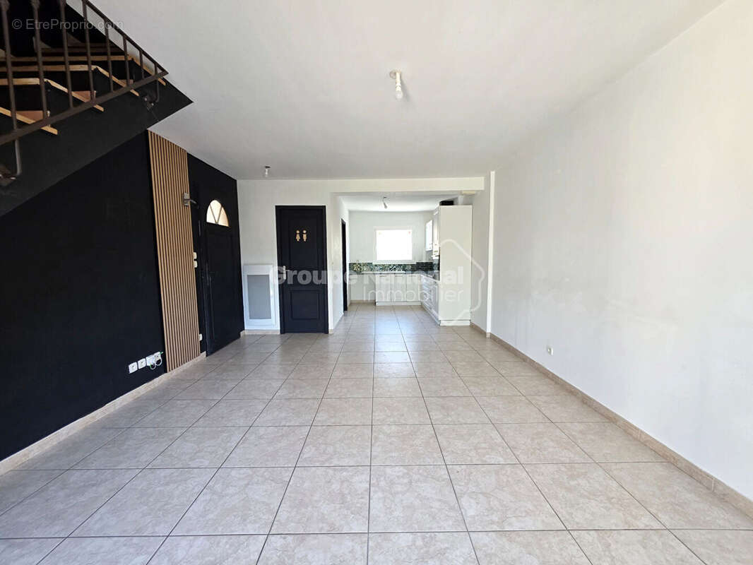 À vendre Maison 3 pièces à Saint Chamas - Rare sur le marché ! - photo 12
