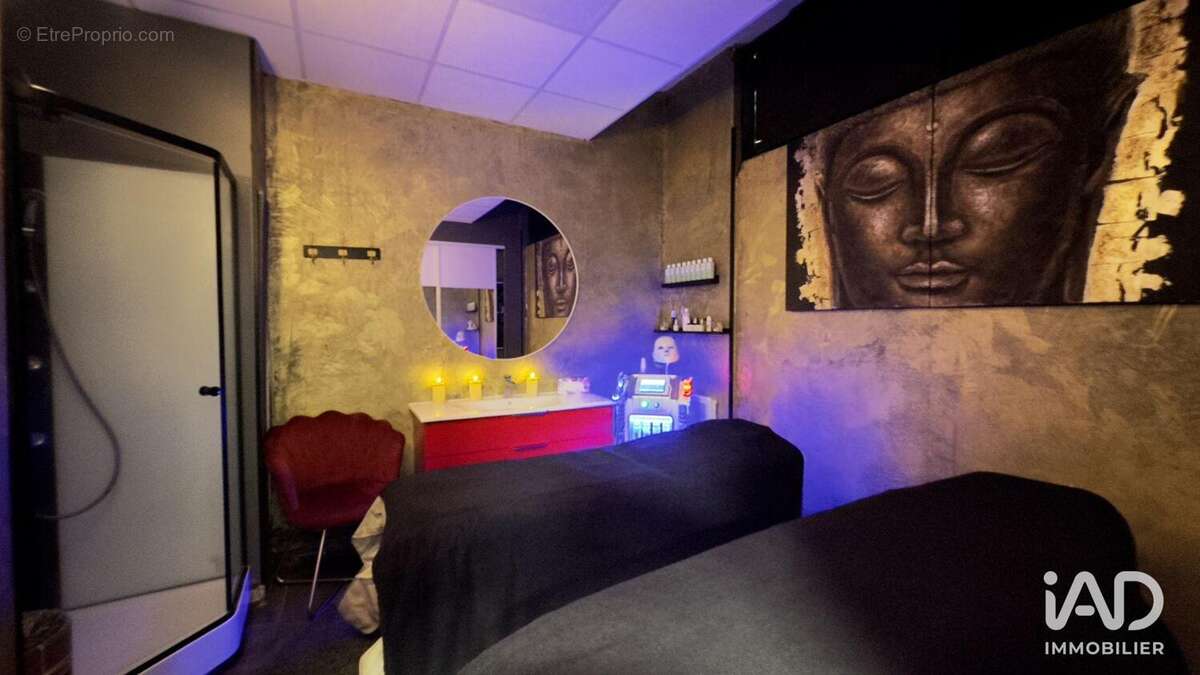 Photo 3 - Commerce à ELANCOURT