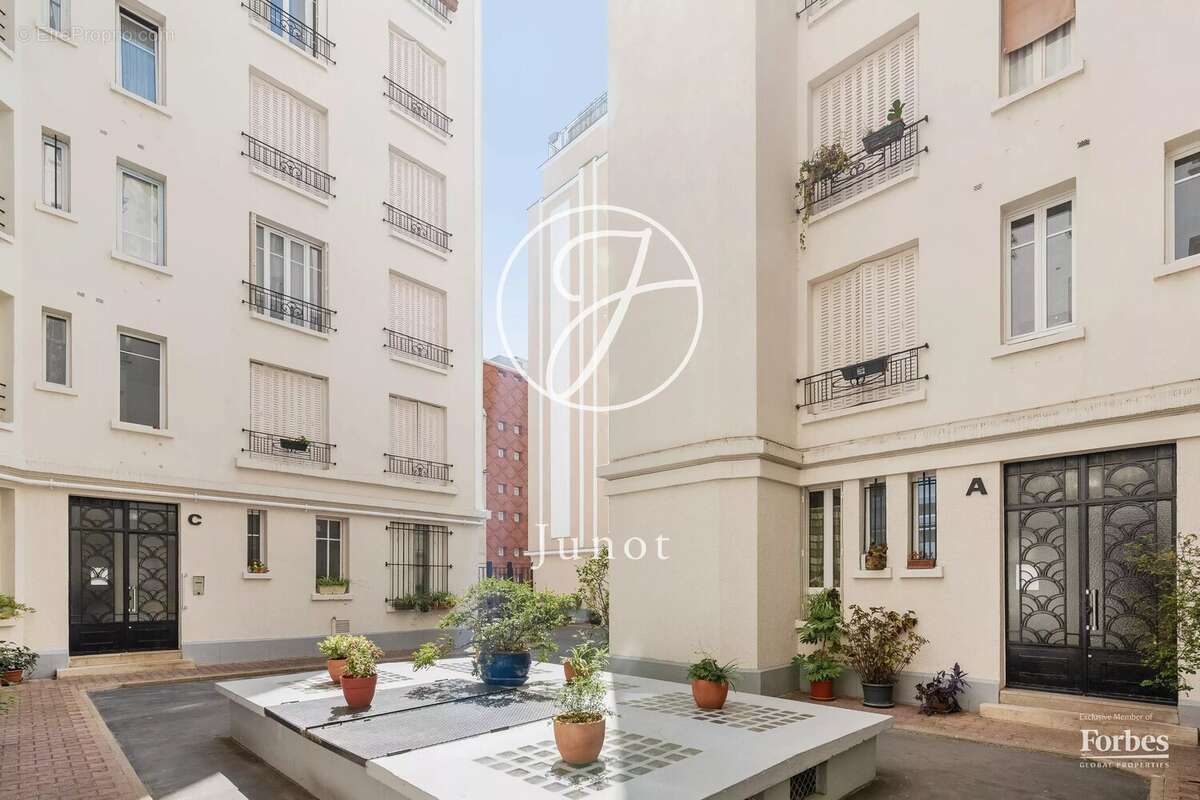 Appartement à PARIS-18E