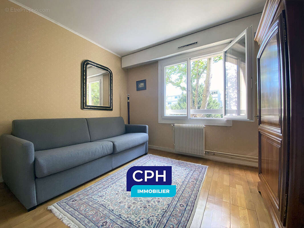 Appartement à L&#039;HAY-LES-ROSES