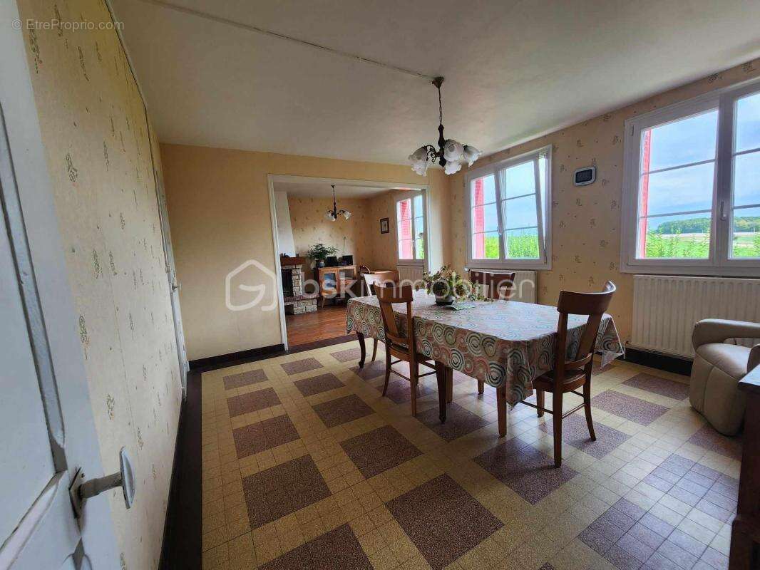 Maison à SAINT-MAURICE-AUX-RICHES-HOMMES