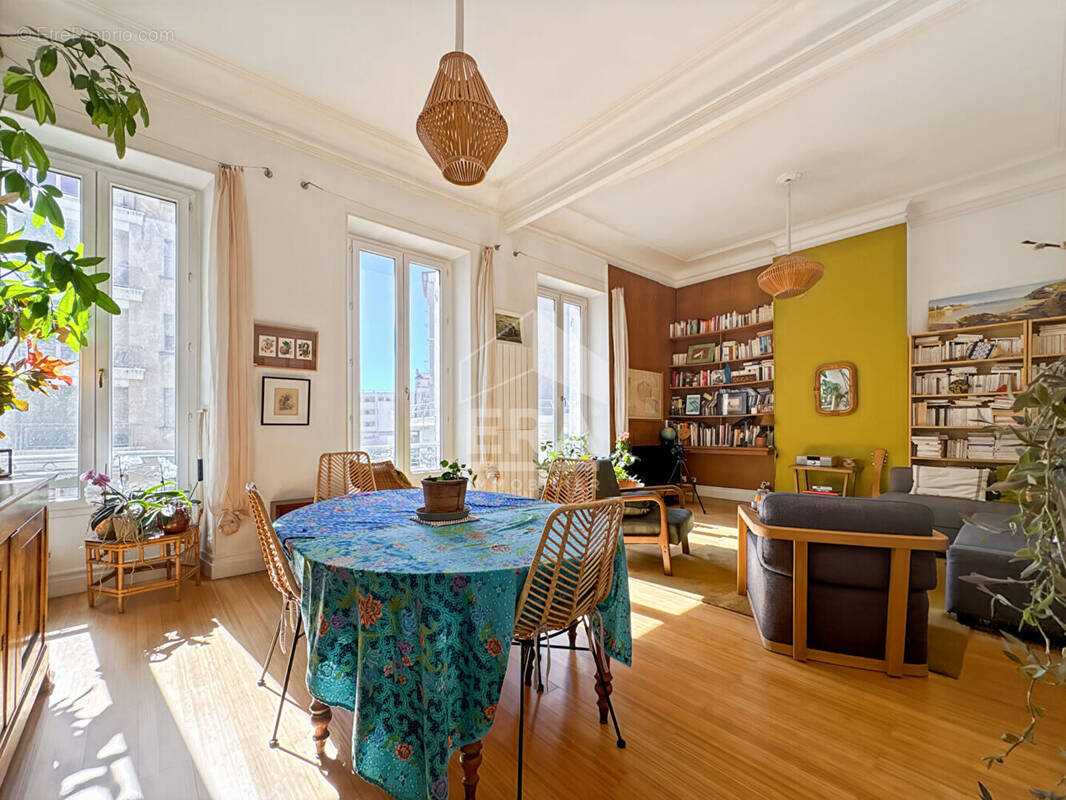 Appartement à MARSEILLE-7E