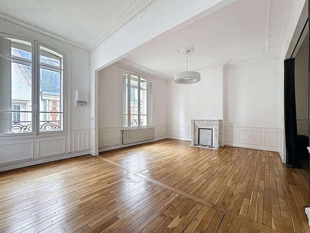 À vendre - rue de tambour - hyper centre de reims - appartement type 5 - 3 chambres - parking - cave - photo 11