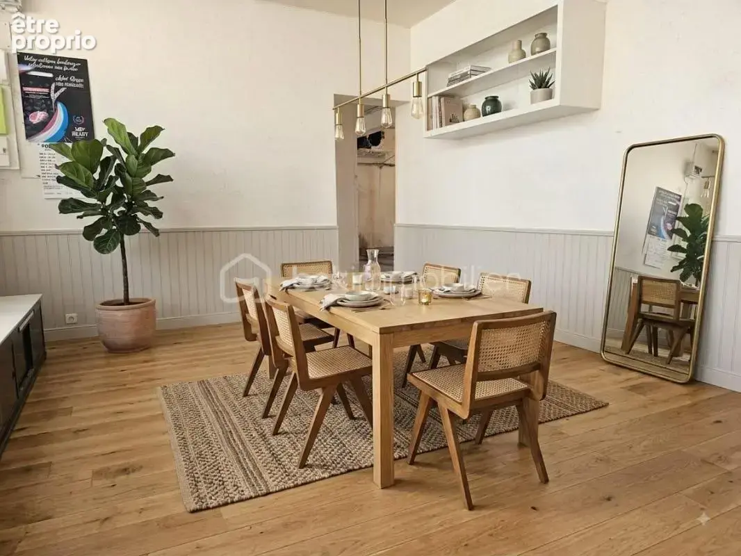 Découvrez cet ensemble immobilier situé au cœur d’un charmant village dynamique de Sud Touraine - photo 4