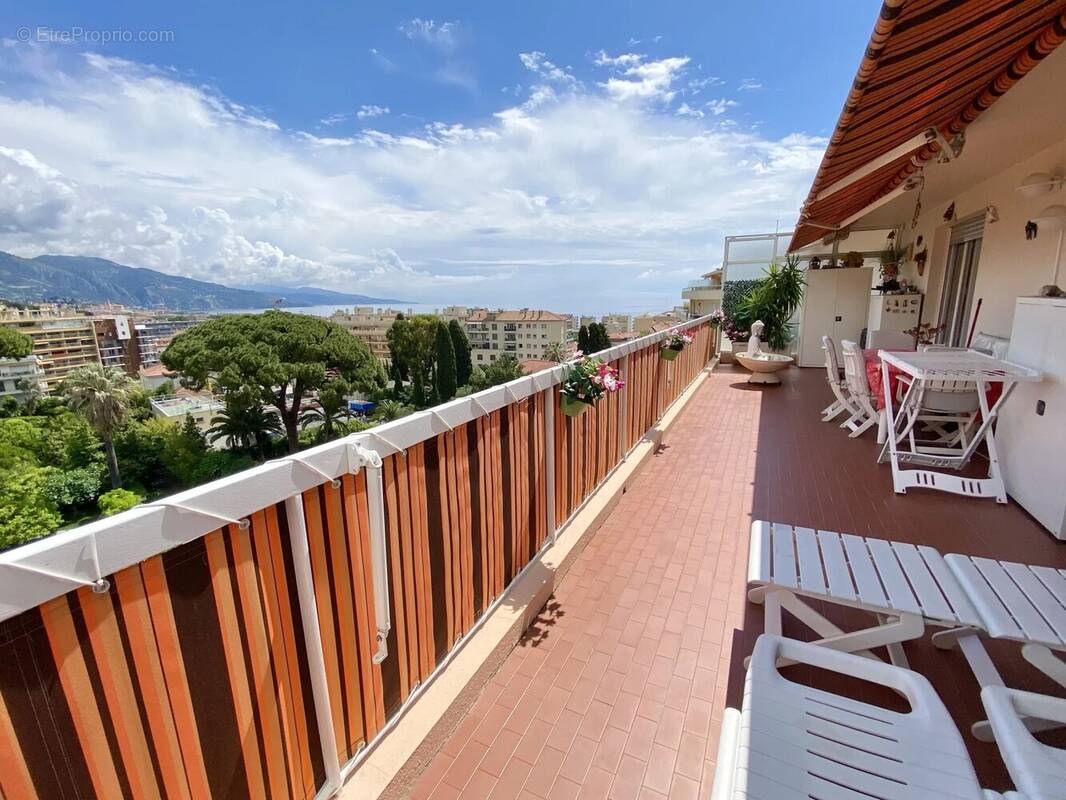Appartement à ROQUEBRUNE-CAP-MARTIN