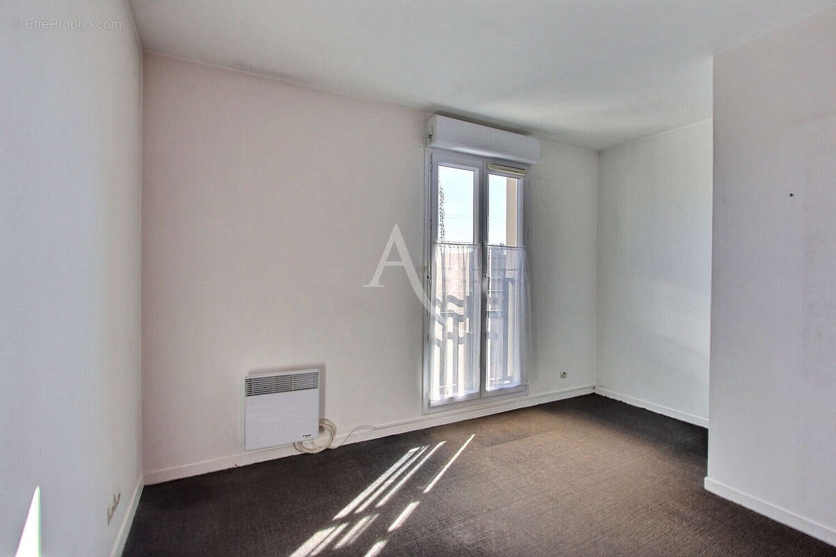 Appartement à VILLENEUVE-LA-GARENNE