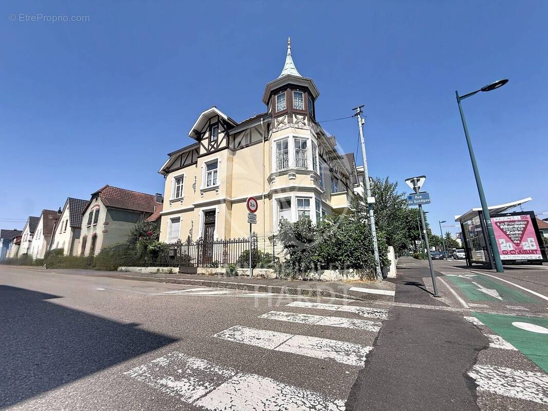 Appartement 184 m² à Saint-Louis  - photo 2