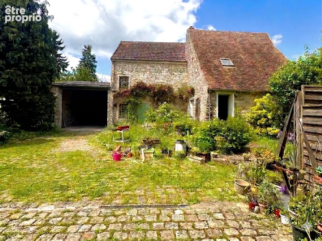 Ennery corps de ferme  comprenant 4 batiments d'environ  600 m² sur 1878 M² de terrain . - photo 3