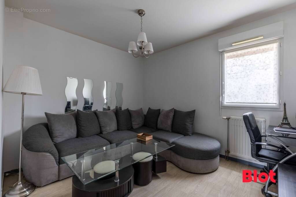 Maison à VEZIN-LE-COQUET