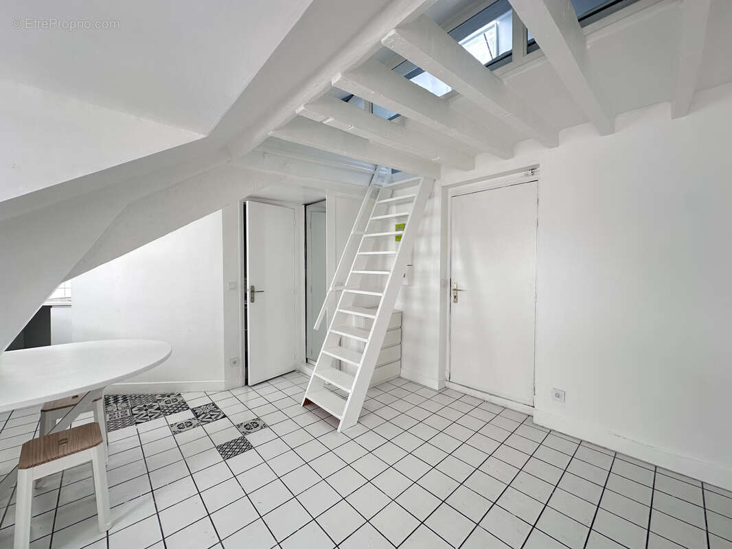 Paris 11 - folie mericourt - charmant studio renove - photo 3