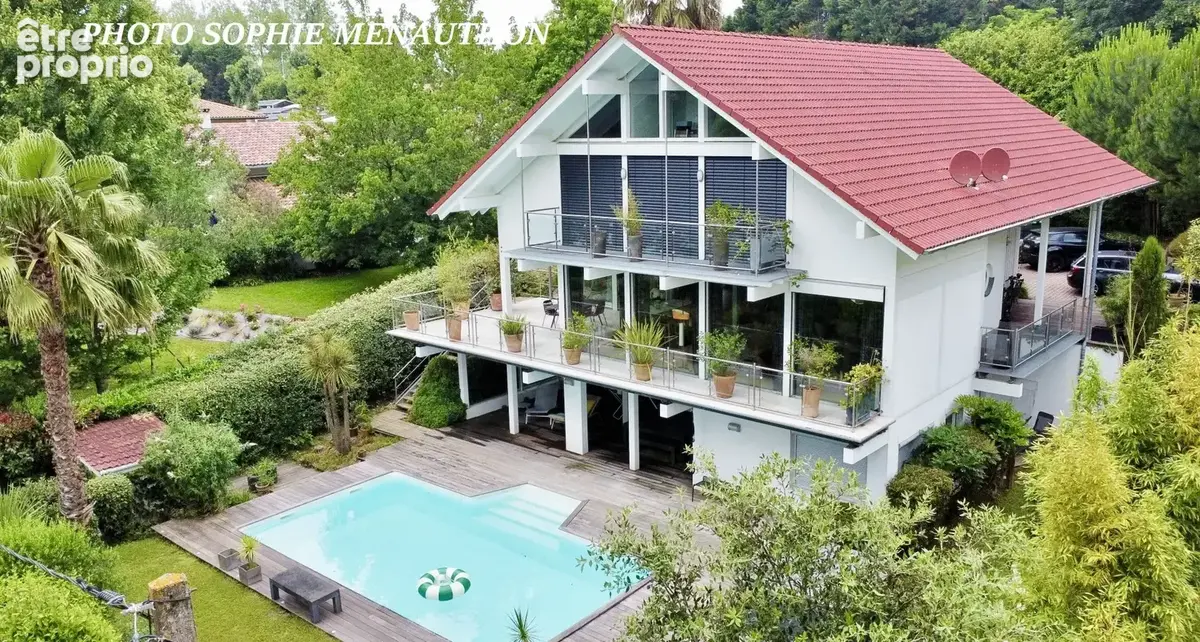 Villa d'architecte de 300 m² avec piscine et jardin de 1100 m², au calme absolu - photo 24
