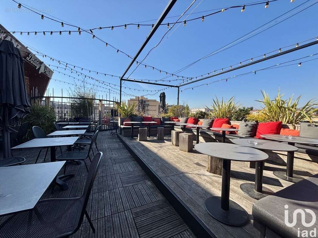 Photo 3 - Commerce à TASSIN-LA-DEMI-LUNE