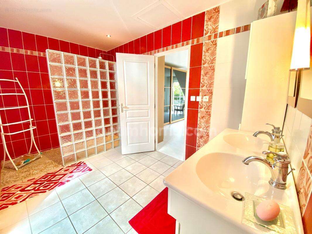Maison d'architecte Familale à vendre - Secteur ultra prisé - Hauteurs d'Honfleur - Jardin magnifique - Garage - photo 12