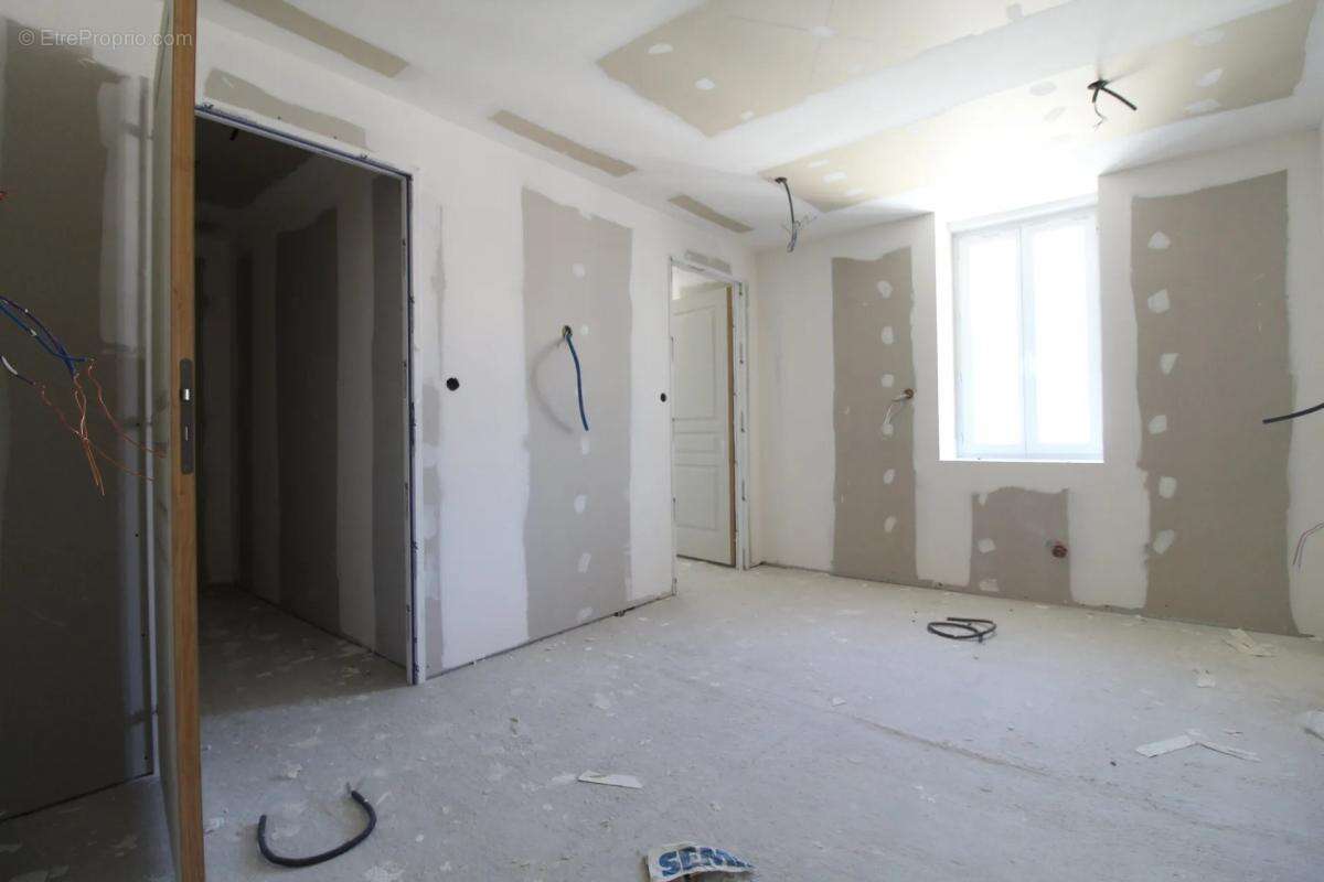 Maison à SAINT-SERNIN-SUR-RANCE