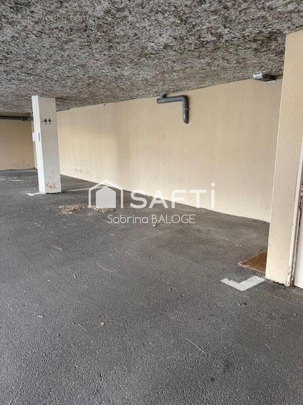 Photo 1 - Parking à SERIGNAN