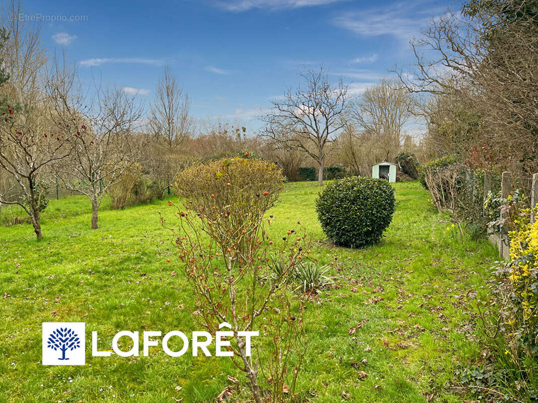 Maison à SAINTE-GENEVIEVE-DES-BOIS