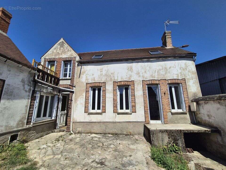Maison à PONT-SUR-YONNE