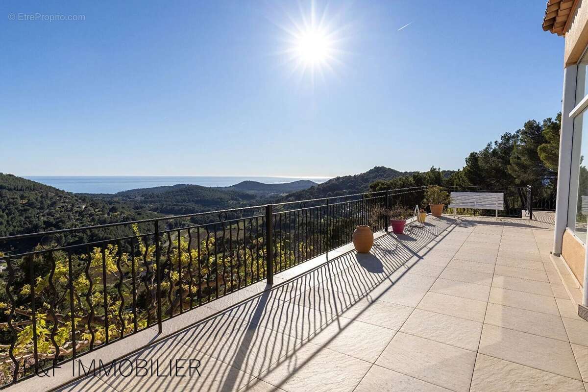 Maison à LA CADIERE-D'AZUR