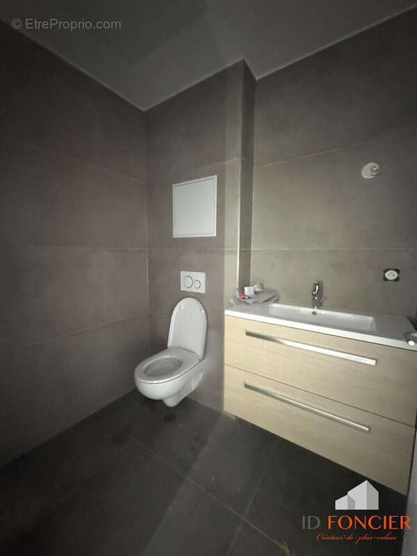 Appartement à PARAY-VIEILLE-POSTE