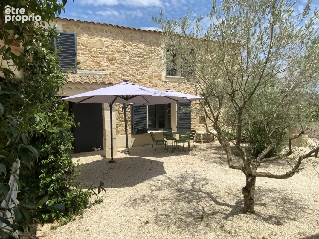Mas provençal avec piscine, jardin et vue sur les vignes. - photo 8