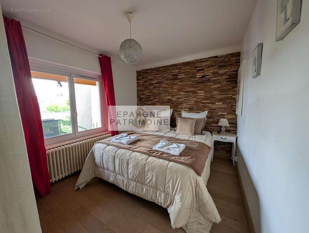 n°10 - Maison à SAINT-LAURENT-DE-MURE