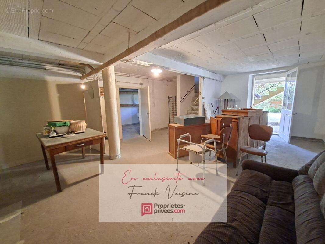 A VENDRE en EXCLUSIVITE au Boupère, centre bourg, maison de 109 m2 avec 4 chambres et 1 bureau sur une parcelle de 291 m2 - photo 14