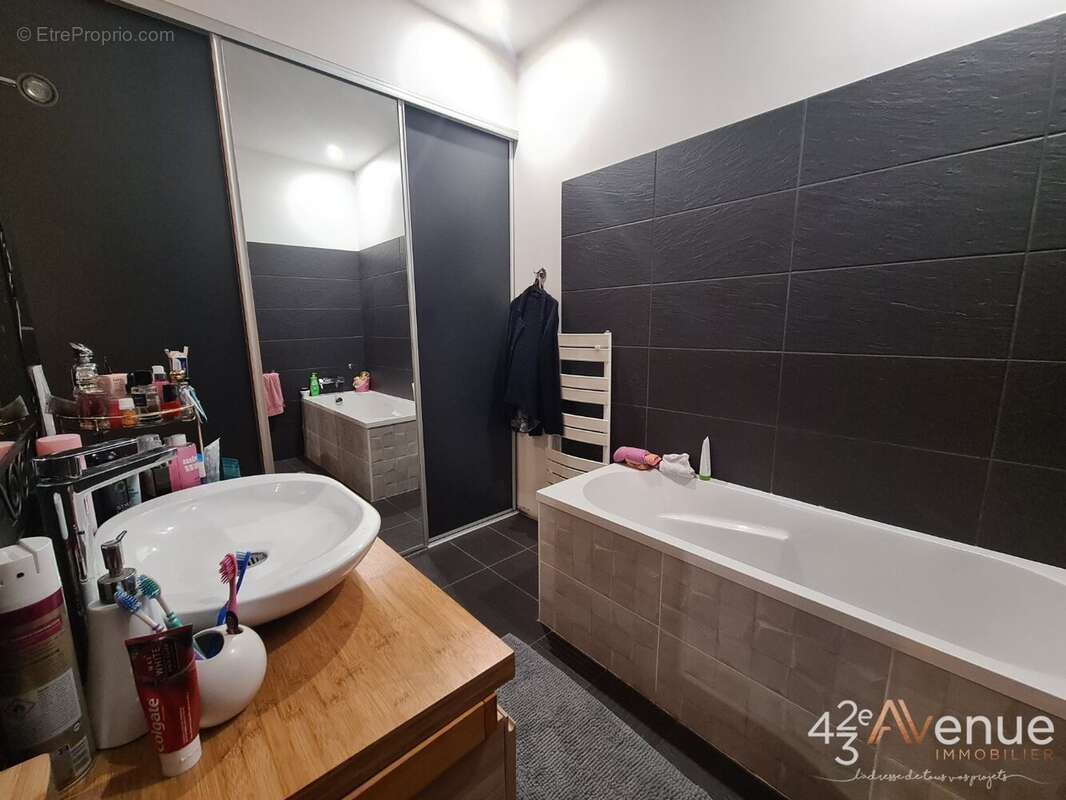 Appartement à SAINT-ETIENNE