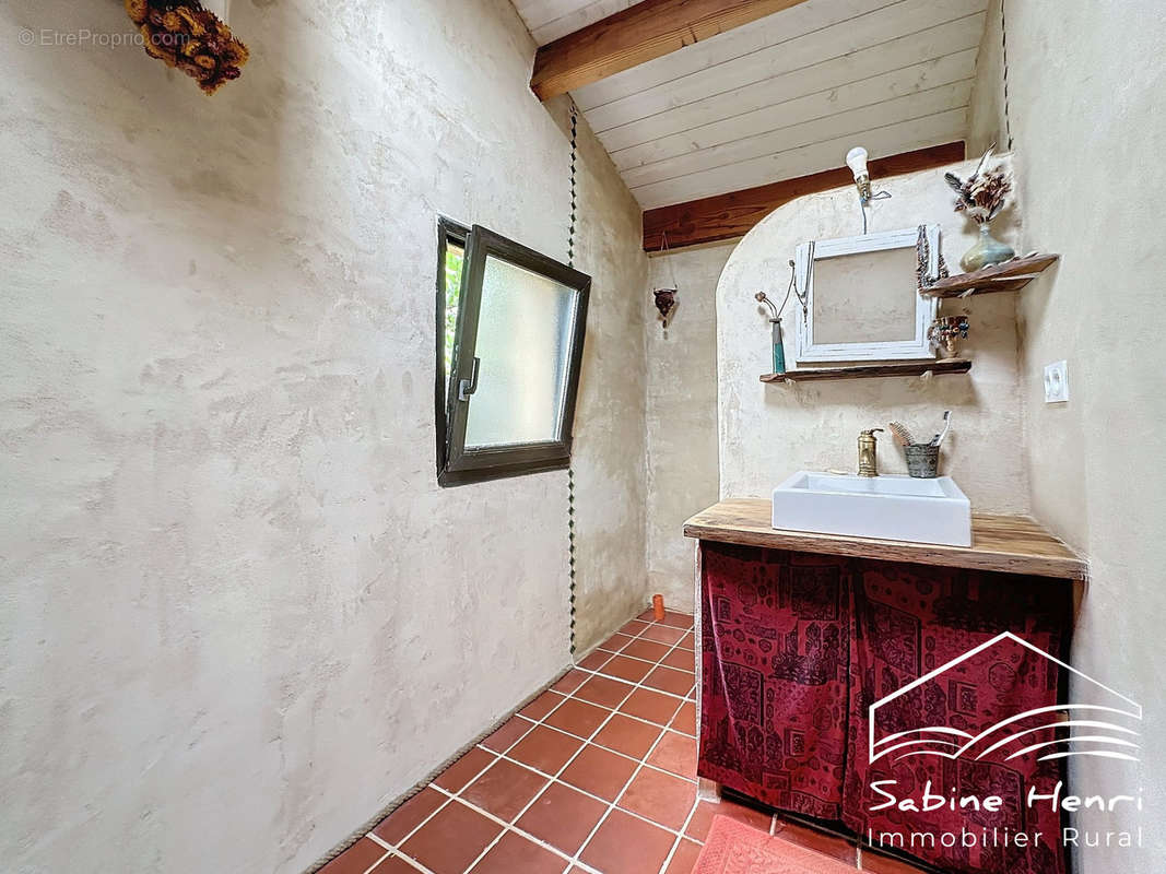 Terrain à MIRANDOL-BOURGNOUNAC