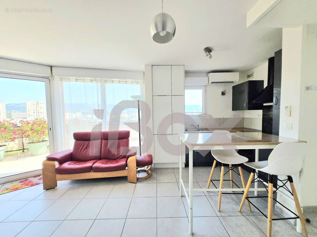 Appartement T2 en toit-terrasse avec jardin privatif   Châteaubanne - photo 17