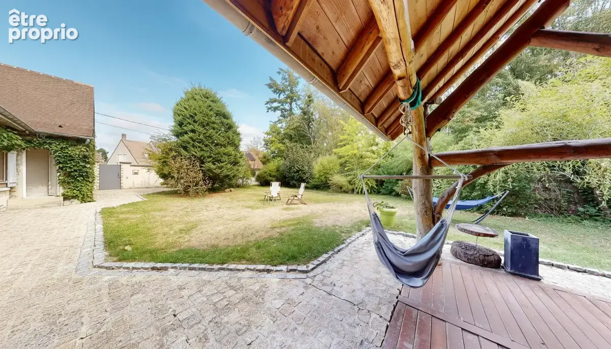 Neauphle le château, propriete d'exception sur 982m2 de terrain. - photo 3