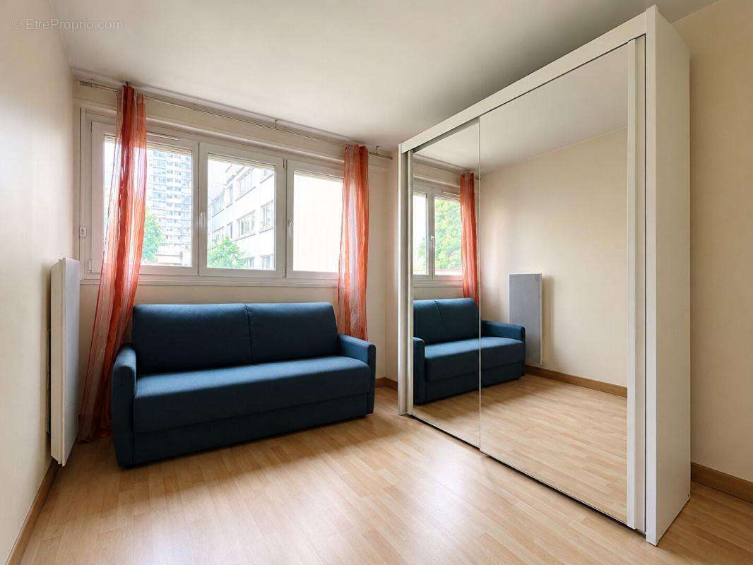 Appartement à CHARENTON-LE-PONT